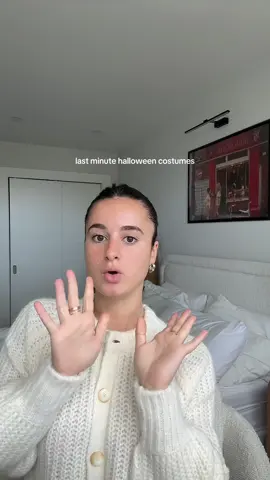 Last minute hallowen costumes ! I’ve already seen so many unique once this year I’m impressed #lastminutehalloweencostumes #halloweencostume #unqiuecostume #halloween #diycostume 