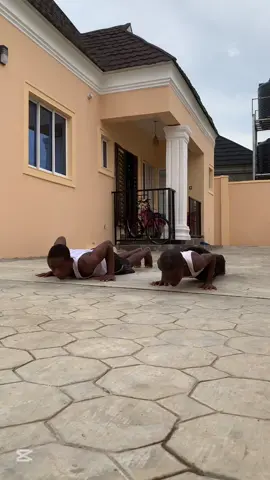 Calisthenics brothers 😮‍💨#calisthenics #russianpushups #handstandpushup #handstandchallenge #strengthtraining 