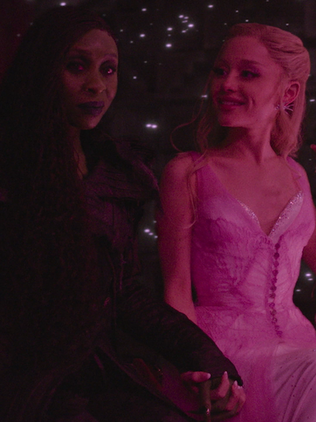 Retorne ao mundo mágico de Oz ✨ Garanta já seus ingressos para #Wicked2Filme – link na bio.