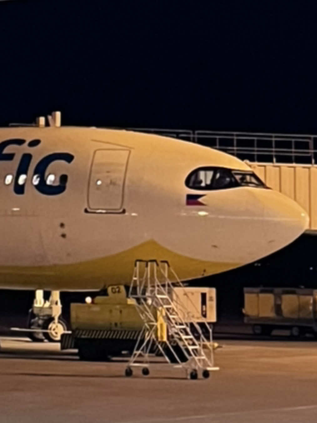 Another Boeing X A330neo in one frame…#philippineairlines #cebupacific #boeing #airbus #gensan 