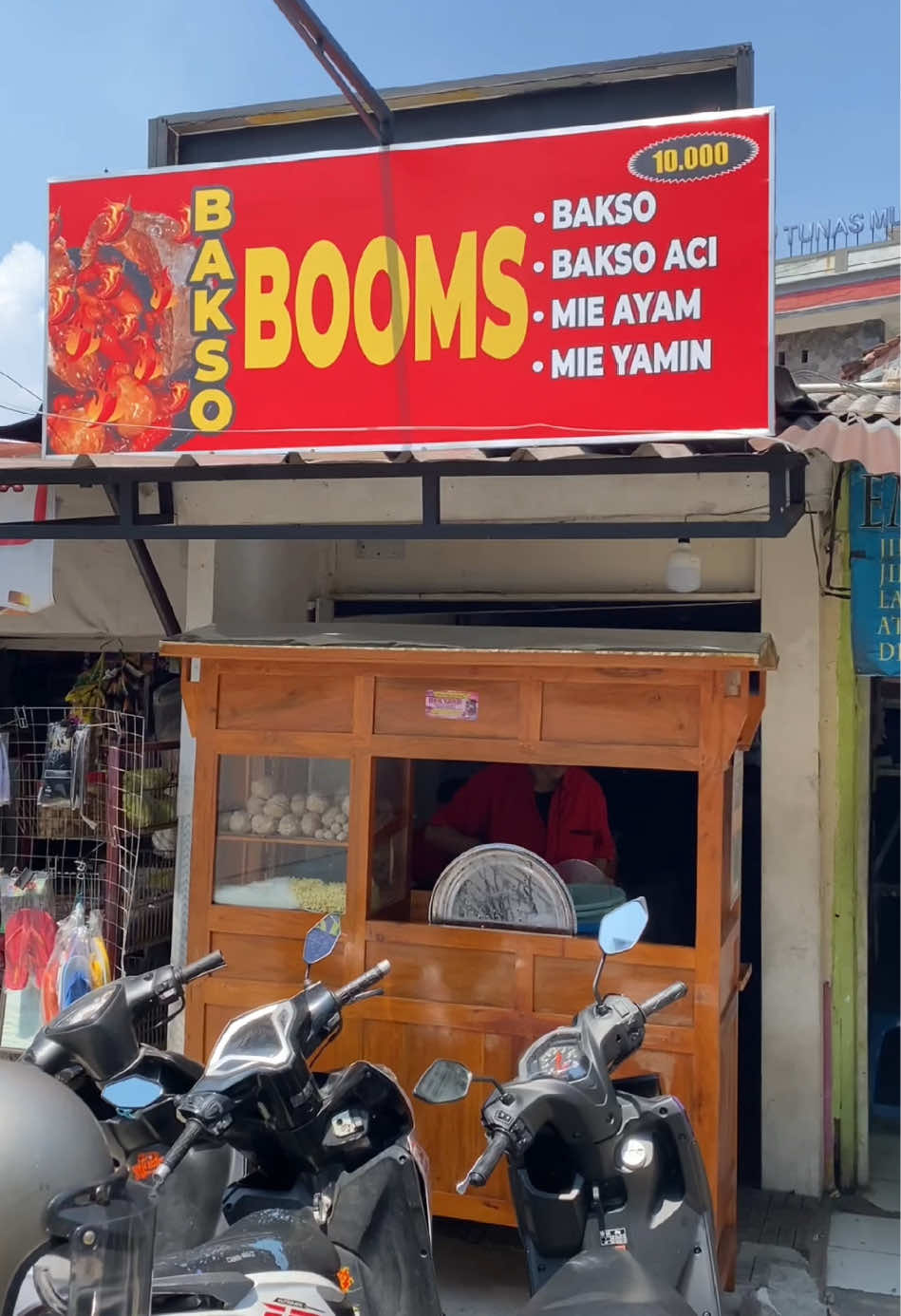 3 tempat yang wajib kalian datengin klau ke bogor! Biar gak ribet bolak balik nginep aja di @RedDoorz Indonesia suryakencana, booking Pake kode Voucher ini ya YUKNGINEP buat dapet harga menarik. Yuk cobain #RedDoorz #RedTravelers #BukaSemuaPintu #Reddoorzid #fyp 