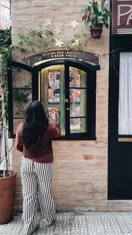 Salva para ir  📍Rua Avanhandava. Um respiro no meio do centro. Pertinho do metrô Anhangabaú.  #centrodesaopaulo #saopaulo #lugaresparavisitar 