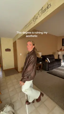 Dressing cute for college is not worth it#college #girls #lol #fitcheck 