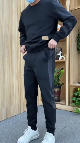 Bộ quần áo Nam cổ tròn dài tay Thu Đông Nam năm 2025 / bộ dài#dobonam #setthudongnam #thoitrangnam #xuhuongtiktokk 