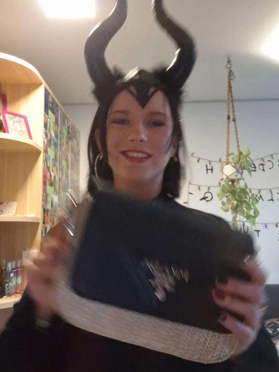 does the devil wear prada? yes she does😝