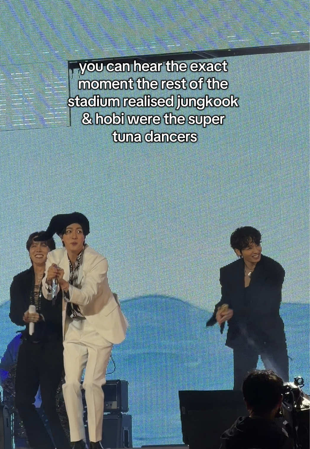 it took so long even with them on the screen 😭 #runseokjin_eptour #runseokjin_eptour_encore @BTS @hobipower @mnijungkook 