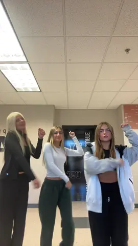 halloweekend sounds like SID QUEST DUO is coming out 2 playyyyy 💋💋💋‼️‼️ #fyp #viral #school #halloween #halloweekend 