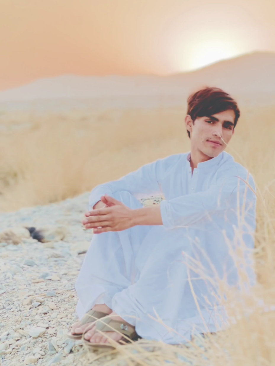 چي زه نه غواړم هغه کوم لګيا یم #pashtopoetry #azizkharotinewpoetry #unfreezemyacount 