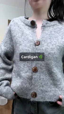 Chất mềm mịn mặc lên form đẹp lắm ce ơi 🍒✨📸 #xuhuong #cardigan #meozbasic 