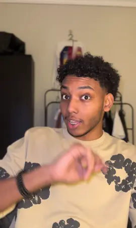 اللهم إنا نسألك أن تنزل رحمتك على مدينة الفاشر  وأهلها، اللهم الطف بهم بلطفك، وارفع عنهم البلاء والجوع والخوف، اللهم اجعل لهم من كل هم فرجًا، ومن كل ضيق مخرجًا، اللهم اسق أرضهم الغيث، واملا قلوبهم بالأمن والإيمان، اللهم اجمع كلمتهم على الحق، وادفع عنهم شر الفتن ما ظهر منها وما بطن، اللهم اجعل الفاشر مدينة آمنة مطمئنة يأتيها رزقها رغدًا من كل مكان، اللهم كن لأهلها معينًا ونصيرًا، واغن فقيرهم، واشفِ مريضهم، وارحم ميتهم، يا أرحم الراحمين #صفصف_بلقى #صفصف_صفصوفي #الفاشر 