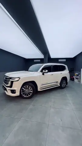 New 2025 Land Cruiser VX 🥵🔥  wait for end 😱🥵🔥  #foryoupage #foryou #fypシ゚ #viral #carslover 