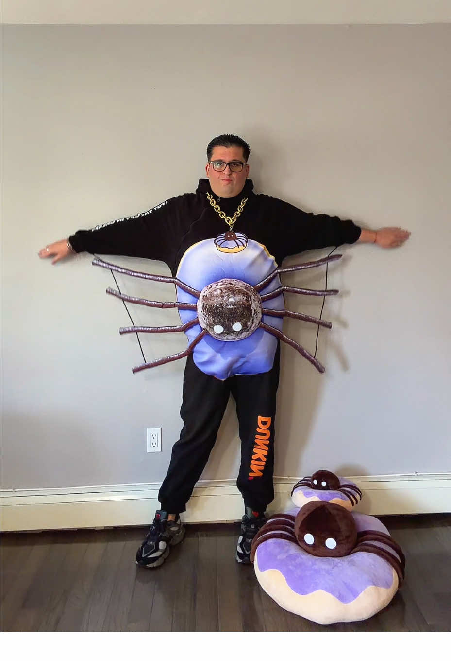 Getting low for Halloween like spidey D 🕷️🕷️🕷️ @Dunkin'  #dunkin #halloween #halloweencostume #spideyd 