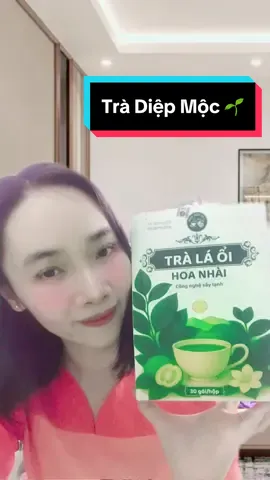 Không hiểu sao dạo này nghiện cái mùi lá ổi này ghê luôn á 😭 uống một ngụm mà thấy đời thanh lọc liền luôn đó trời!  Trà lá ổi sấy lạnh – detox nhẹ, đẹp da, giảm stress 🍃  Ai chưa thử là thiệt luôn đó nha 😚 #tralaoi #ttradiepmoc #ttra #tralaoihoanhai #thuongtra @Trà Diệp Mộc 