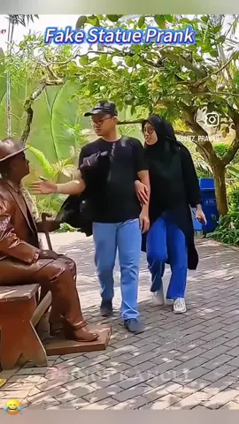 Fake statue prank #prank #cherrue #comedy 