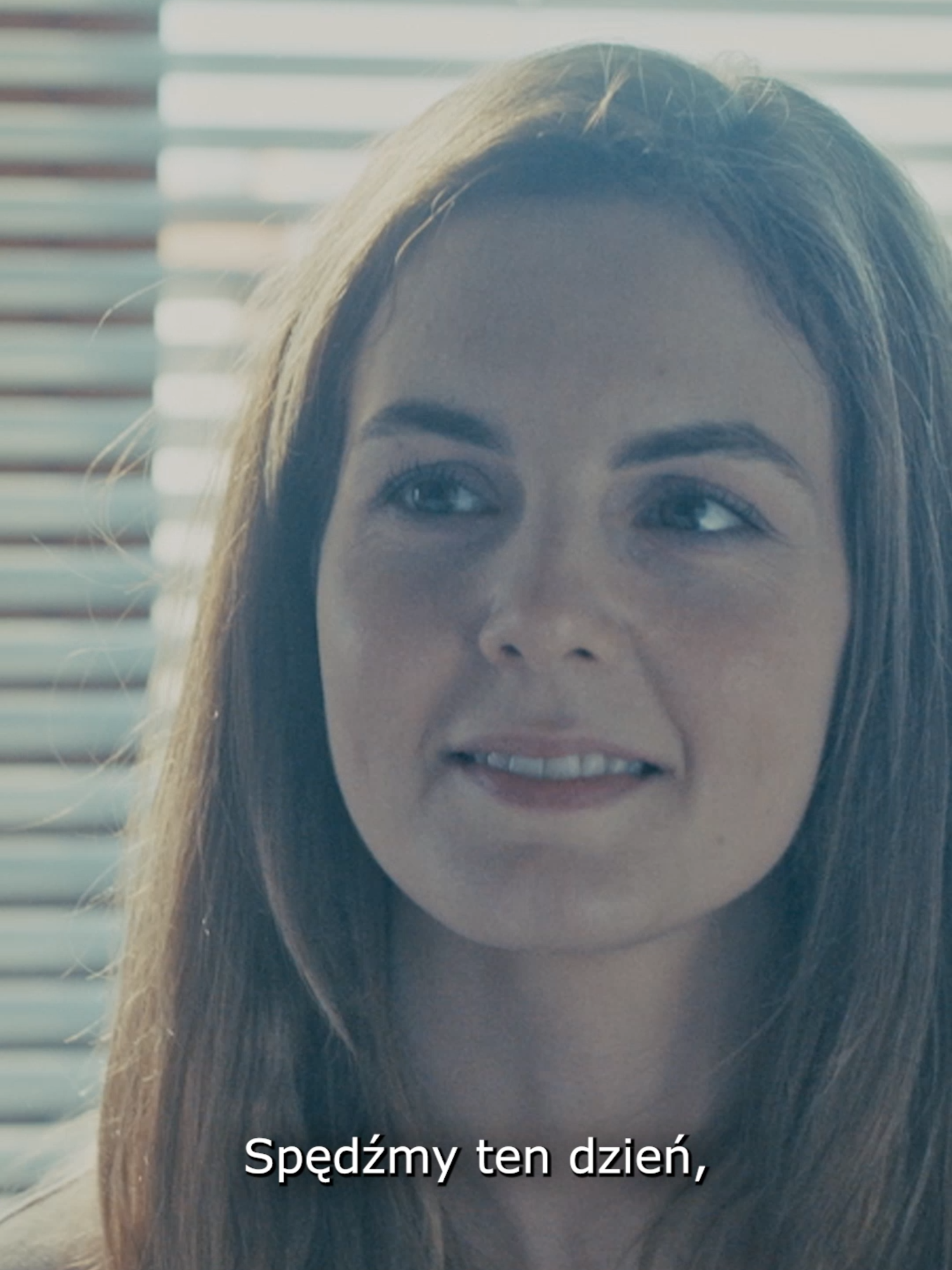 Izolacja nie zawsze wygląda groźnie. Czasem zaczyna się od zdania: „Spędźmy ten dzień we dwoje”. DOM DOBRY z Agatą Turkot i Tomaszem Schuchardtem w kinach od piątku,  7 listopada! #DomDobry