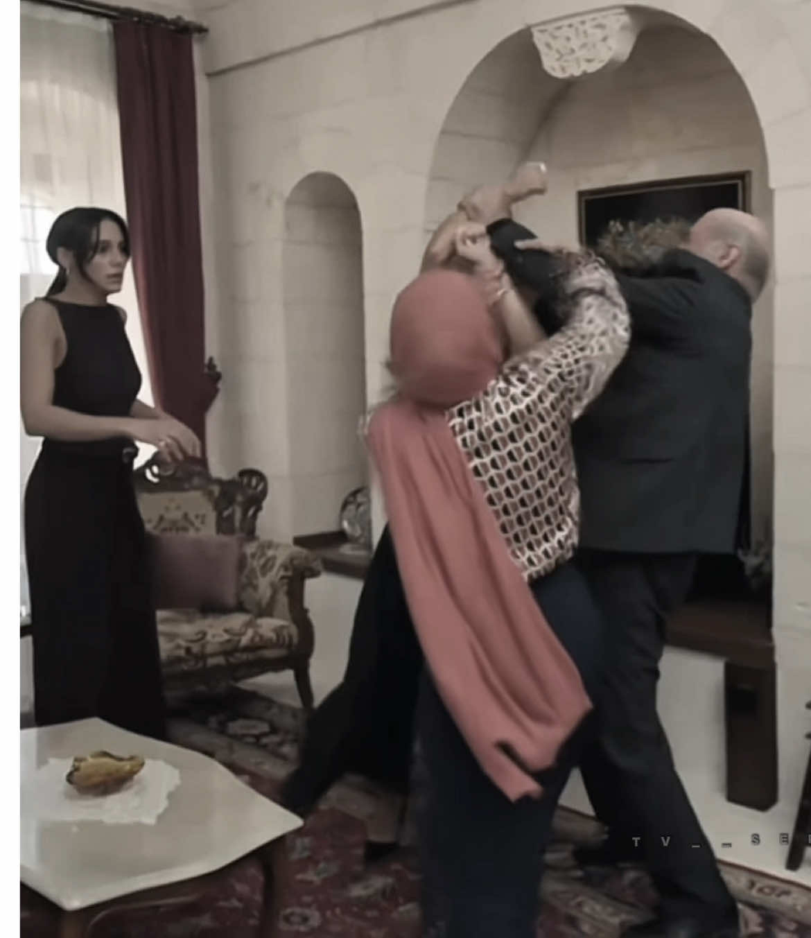 демир и эджмель заказали борана???  #uzakgehir #nare #далекийгород #aliaalbora #kayaalbora 