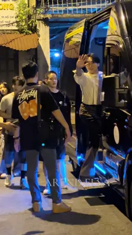 Tiễn mấy anh xong thì cái lưng em cũng gãy làm đôi luôn rồi 😭 See u another day ❤️ #eunkwang #minhyuk #peniel #hyunsik #btob 