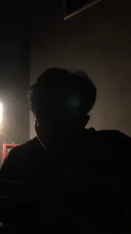 cerita kita tak jauh berbeda… song by : hindia - everything you are #fyp #coverlagu #coversong #hindia #everythingyouare  