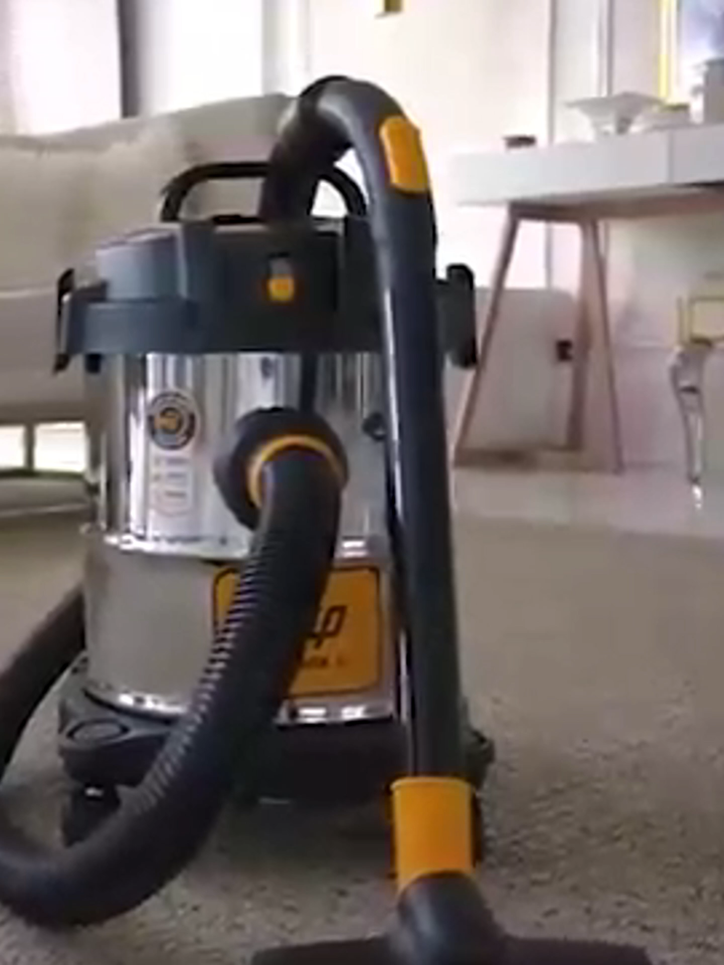 Potência e praticidade em um só aspirador! O WAP GTW Inox 12 é o aliado perfeito para encarar qualquer tipo de sujeira com eficiência e estilo✨