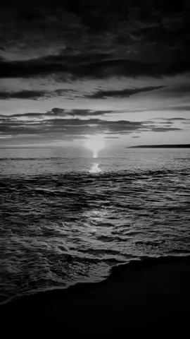 ليس كل ابتعاد كرها #خواطر #اقتباسات #عبارات #حكم #اقوال 