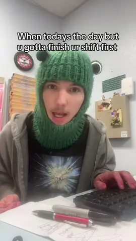 I’m taking the train to the city as soon as I get off !!!!! Didn’t even realize till after I recorded this I was wearing my death note Tshirt #halloween #halloweekend #portland #costume #halloweencostume 