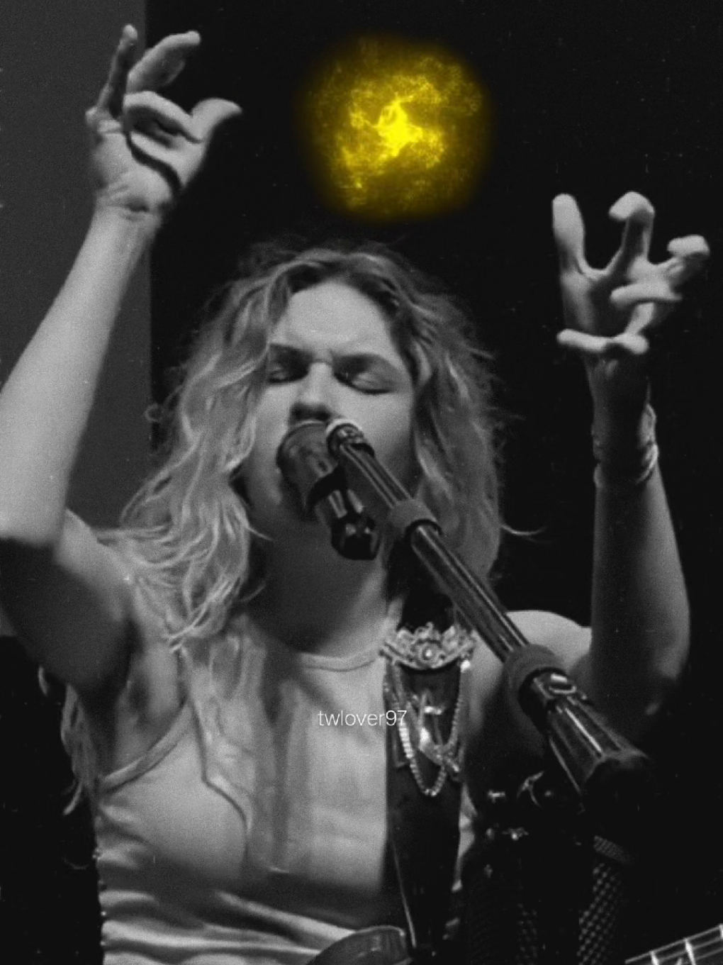 Dany day | HALLOWEEN 👻🕸️ video completo que use para el edit pasado #thewarningrockband #danythewarning #danielavillarreal #concerts #hellyoucalladream 