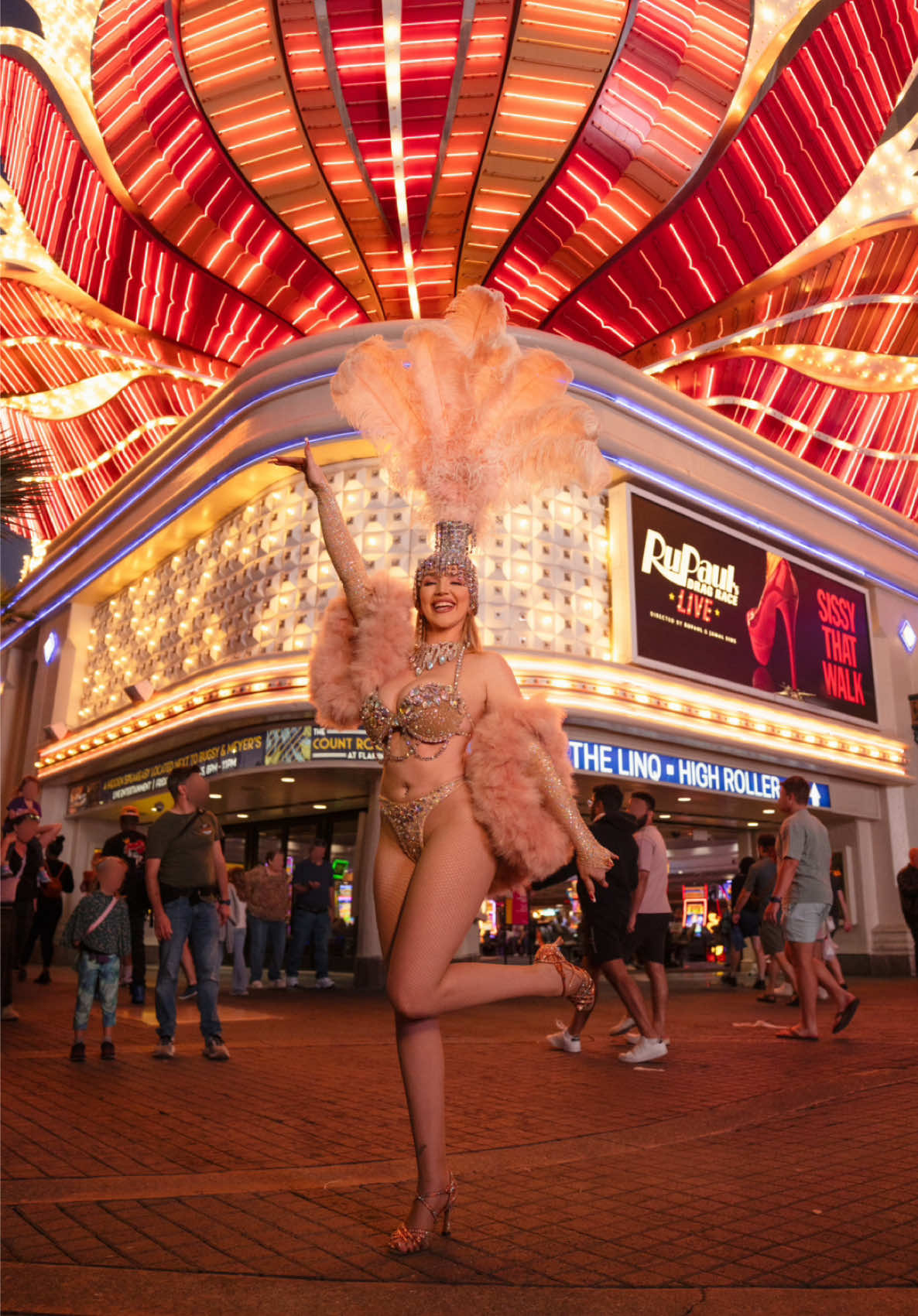 The Life of a Vegas Showgirl 🦩 #bendrasunderland #kendrasunderland #Halloween #vegas #showgirl 