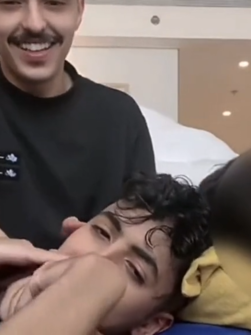 😔🥺 @حاتم الحربي @عبدالعزيز الاسلمي#حاتم_الحربي #حاتم_الحربي 