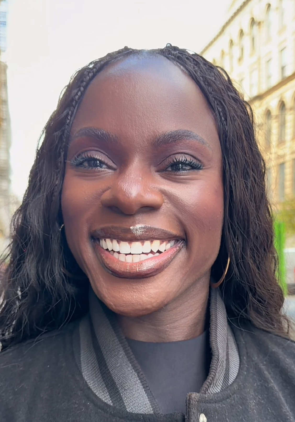 #AveenoPartner Confidence runs deep, and so does strength. Just ask anyone who’s run in NYC 🏃🏽‍♀️ Try NEW @Aveeno Skin Relief Healing Ointment, for stronger skin to fuel your confidence and your run, now on Amazon! @Tunde #GSWM 