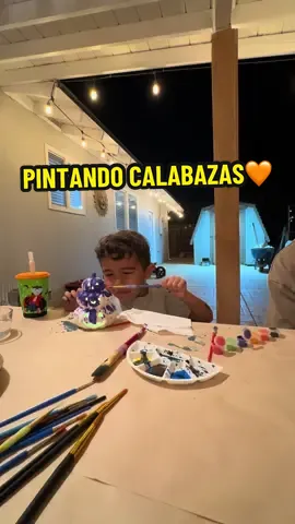 Respuesta a @mariiromero440 pintando calabazas con mi familia🧡🎃  @Sergio Gaytan 
