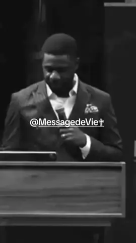 Ne passe pas sans écouter ce message.  #athomsmbuma #philacitédexaucement #pourtoi #jesuschrist #jesuslovesyou 