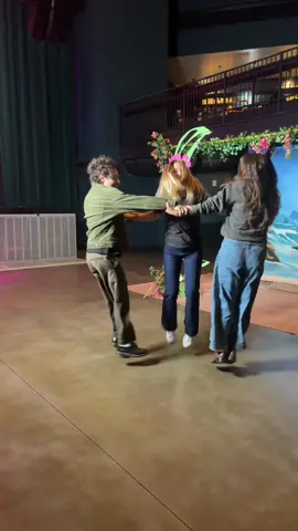 Halloween + Show Day = surprise encore costume 👀  Come dressed up in Aly & AJ themed looks tonight!!!!!!!! 