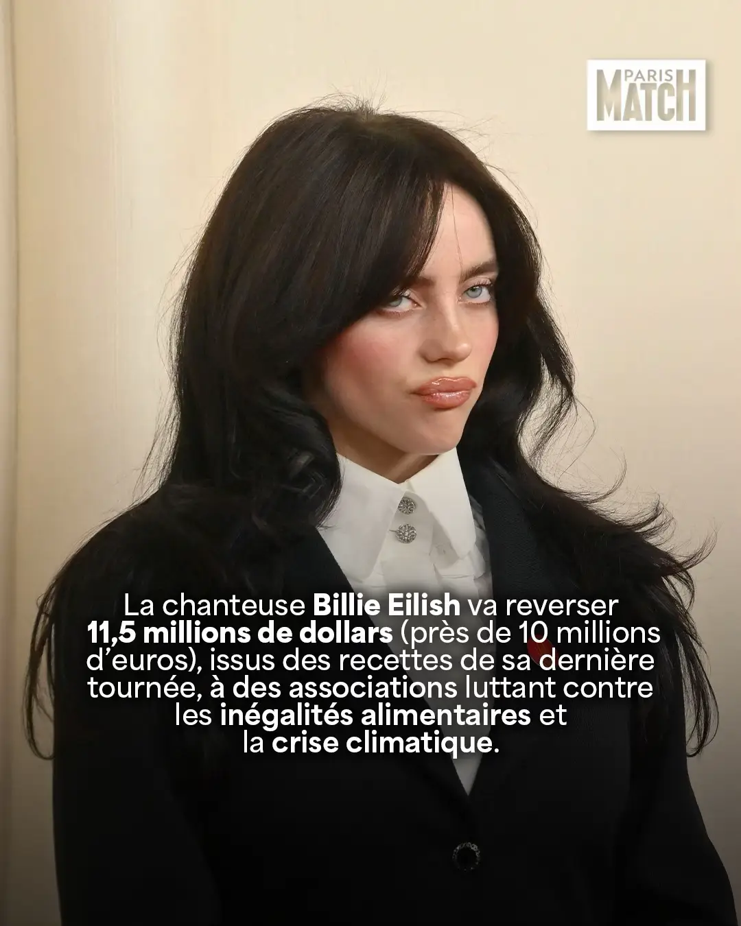 La chanteuse américaine de 23 ans a reçu mercredi à New York le prix de l’innovation dans la musique du Wall Street Journal. Quelques minutes avant son intervention, l'animateur du Late Show Stephen Colbert a révélé que Billie Eilish a contribué financièrement à des causes sociales, en utilisant une partie des fonds récoltés lors de sa tournée Hit me Hard and Soft. @BILLIE EILISH  #billieeilish