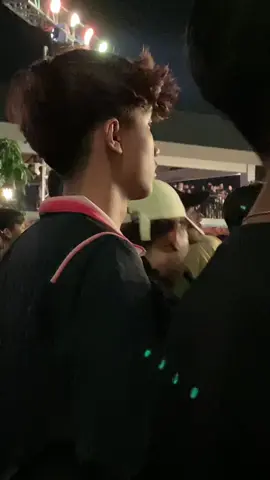 day 1 nonton konser berdiri dideket @arif_jaaa tp ga berani manggil 😭🙏🏻  #gwsmlovers👹 #fansgwsm 