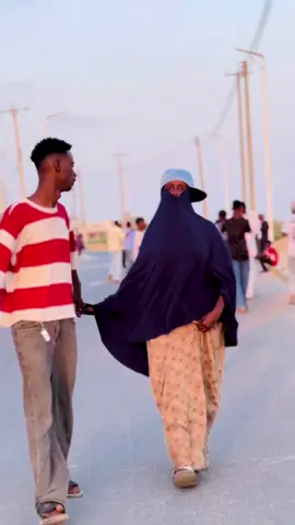 Hostada igali i huuri 😂🤤@Waa________Ahaate 📸🥷 #hanatt_modell77 #kinghanatt🤴🏻 #teamhanatt #foryou #foryoupage 