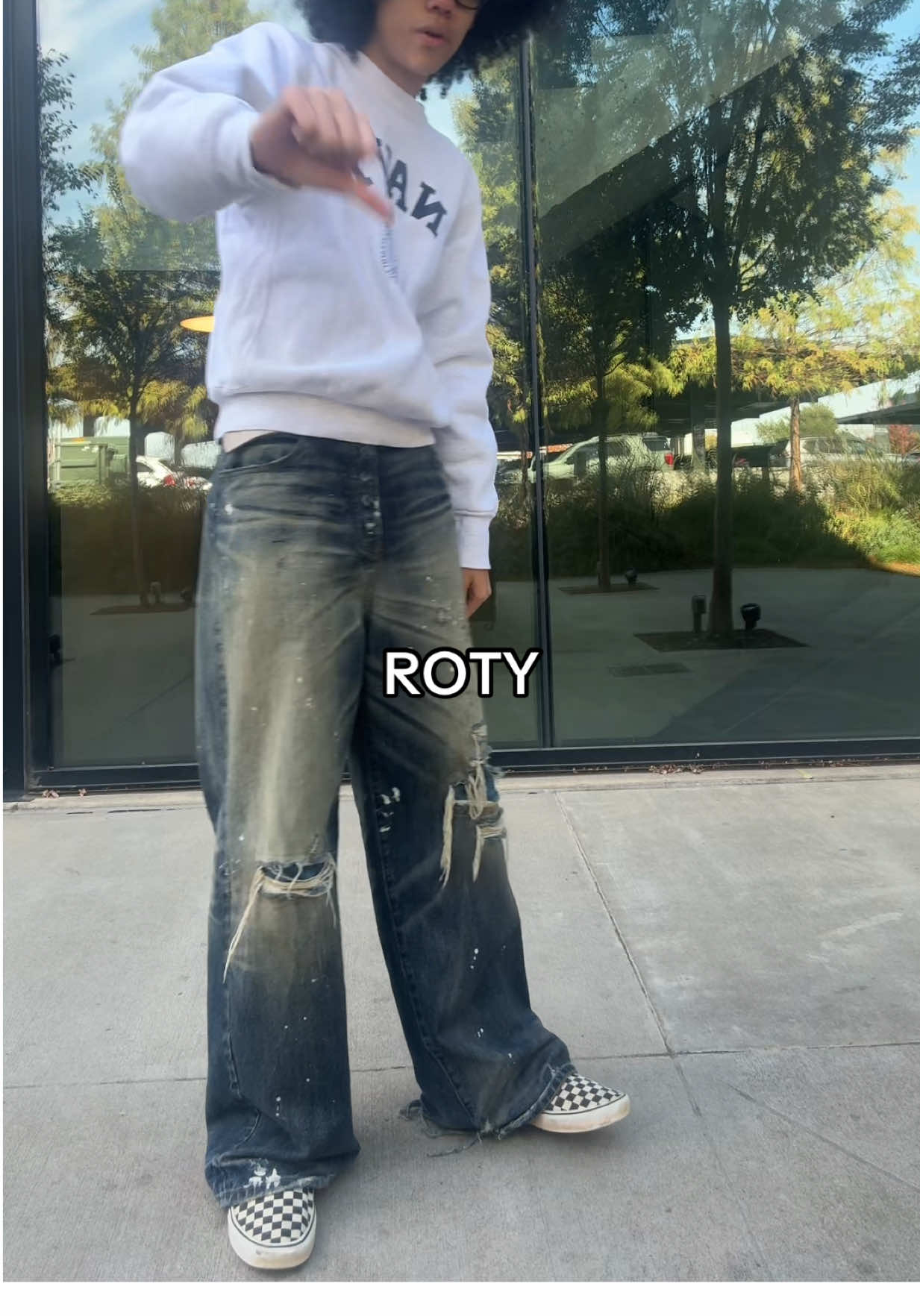 in malibu i’m posted up like babyxsosa #undergroundmusic #OOTD #babybartier #roty #explore 