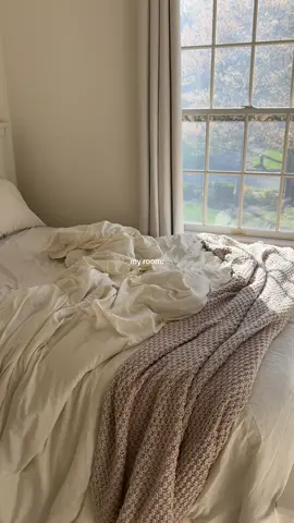 your room is a reflection of your mind 😌🧺 #cleanroom #myroom #neatralhome #cleangirlaesthetic #RoomTour 