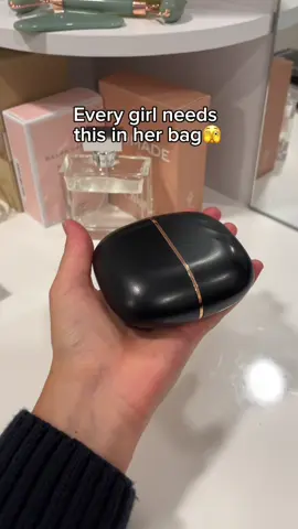 More info in my profile🥰 #ministraightener #hairhack #hairlove #christmas #uk 