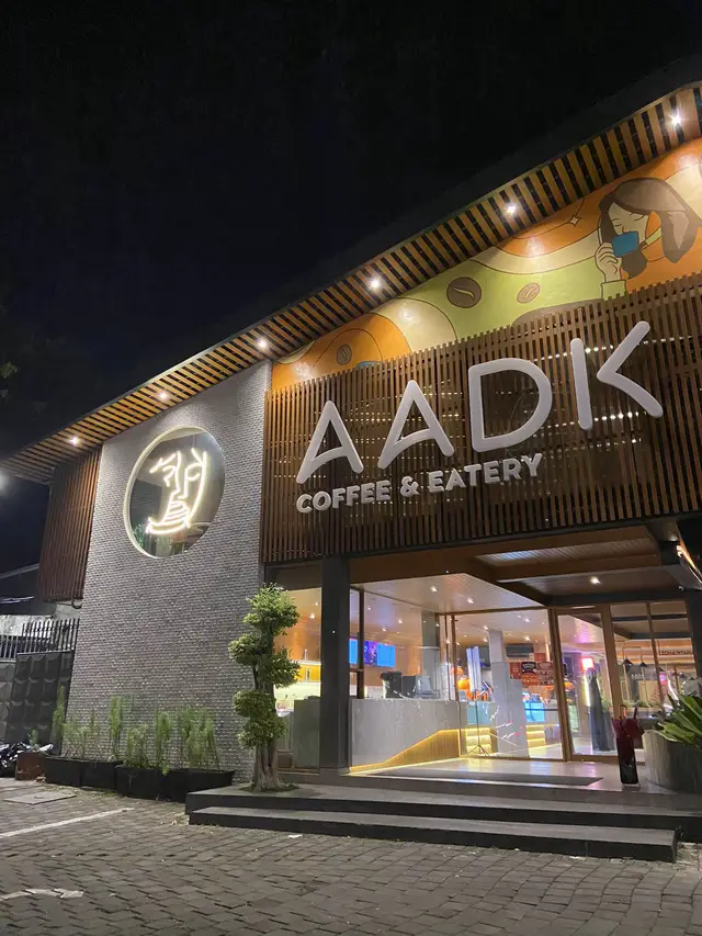 Laut itu dalam,terimakasih telah melihatku dari permukaan #cafe #cozy #tlogomasmalang #viraltiktok #fyppppppppppppppppppppppp 