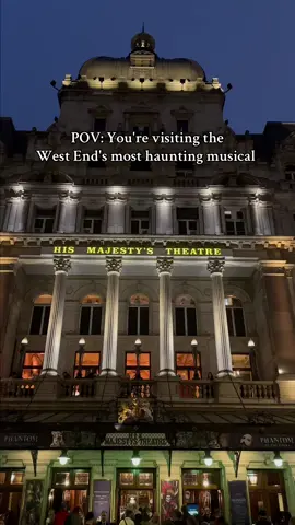 An opera ghost, spooky candle-lit lair AND a chandelier which mysteriously falls all by itself... What more could you want this #Halloween? 🎃 #PhantomLondon #phantomoftheopera #2025 #musicaltheatre  