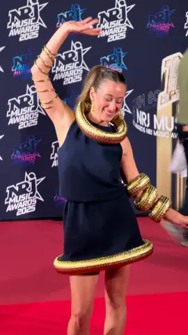 Et si je vous dis… laissez-moi vivre comme je veux 😎 Vous me répondez quoiii ??? #Luiza #SoleilBlue #NMA2025 #NRJ @Luiza 