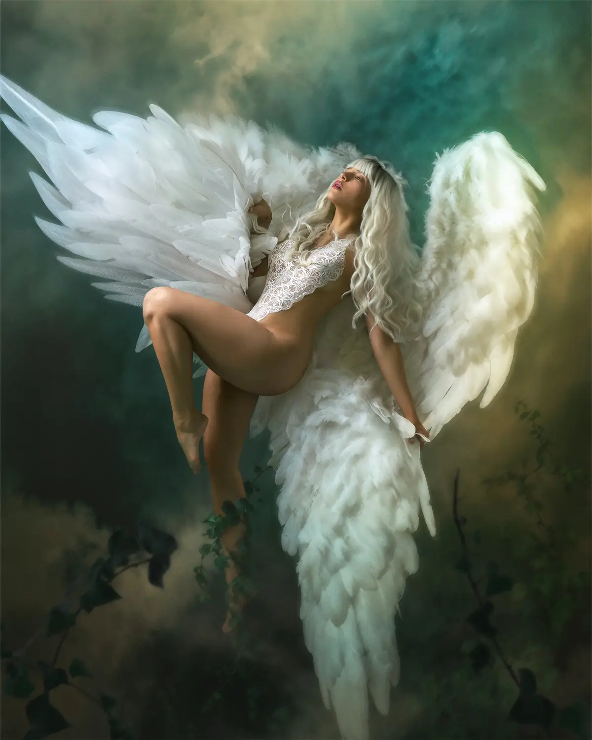 Fallen angels ✨ El cielo me vio caer, pero la tierra me enseñó a brillar ✨ • • Para este estilo de fotos usamos iluminación de @Godox official edición de montaje y retoque @Photoshop 