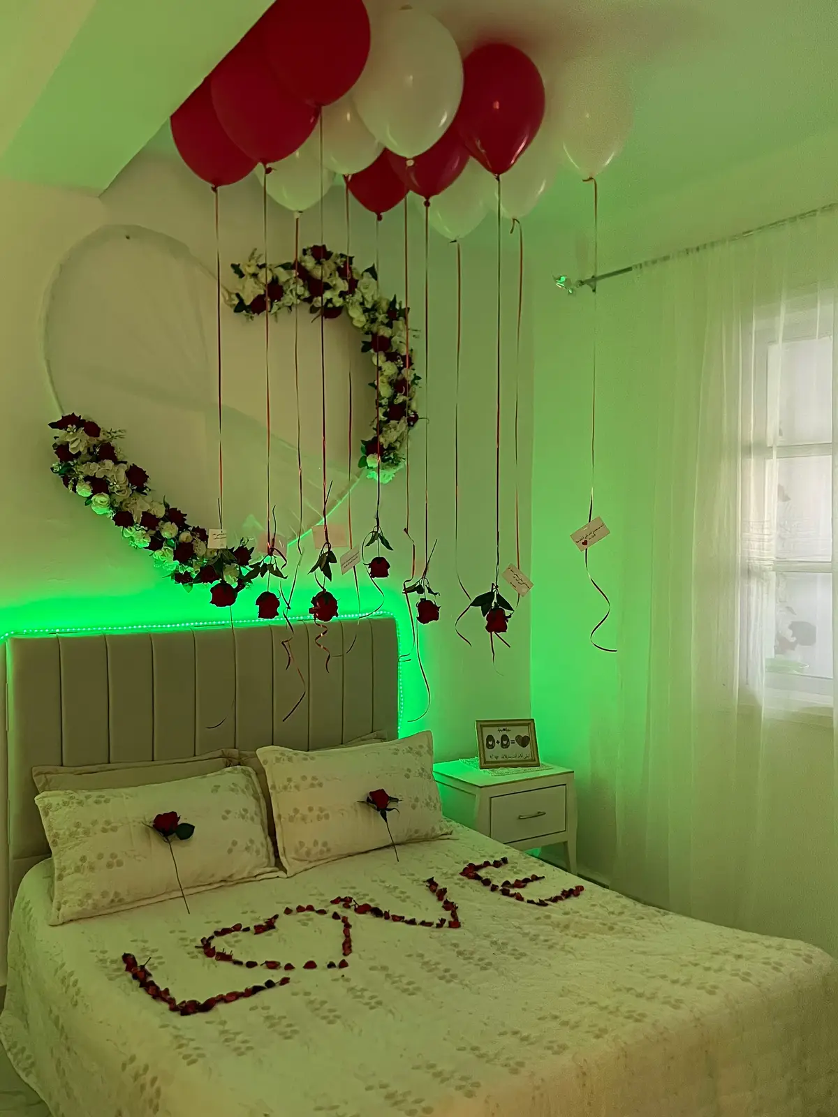 عرسان الشتاء منسيناكمش👰‍♀️❤️🤵‍♂️flora house ترحب بكم 😍😍 جو رومنسيً وذكريات خالدة 🥰🥰🥰 للحجز والاستفسار التواصلً عبر الرقم 0563080732 او بريد الصفحة