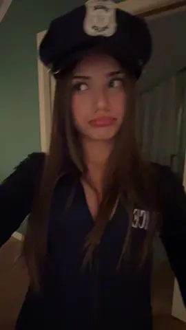 👮🏼‍♀️👮🏼‍♀️#fyp #jagscärpåminmammaattjagskalika #foryou #halloween #xyzabc 