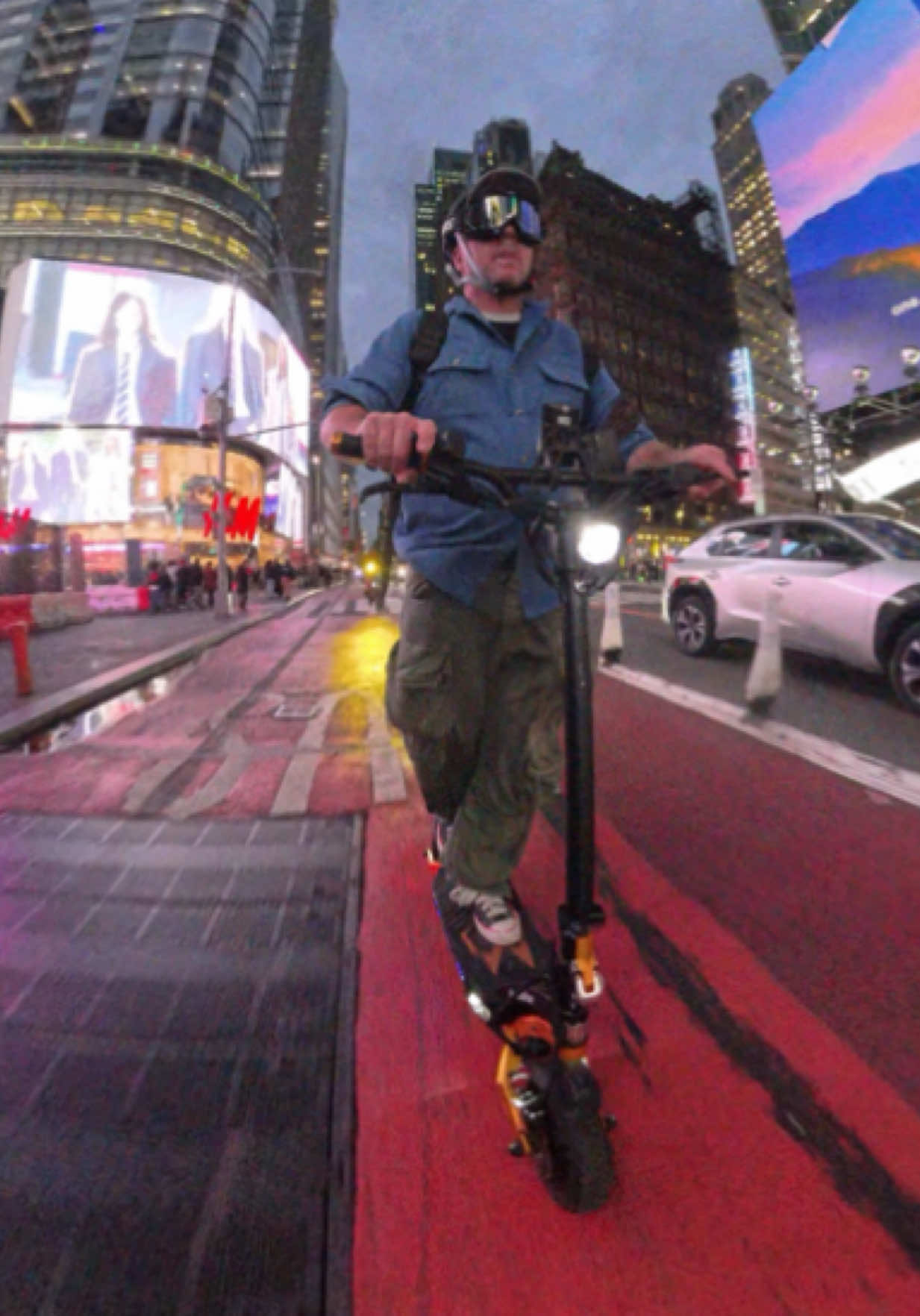 Kaabo e-scooter 45mph!!! Dude this scooter is so fast! Dual motor cool lights and folds down  Mantis king gt! Message us for pricing  #scooter #kaabo #escooter #electricscooter #wheelie 