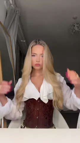 😘😘😘 #halloween #costume #pirate #fyp #blonde 