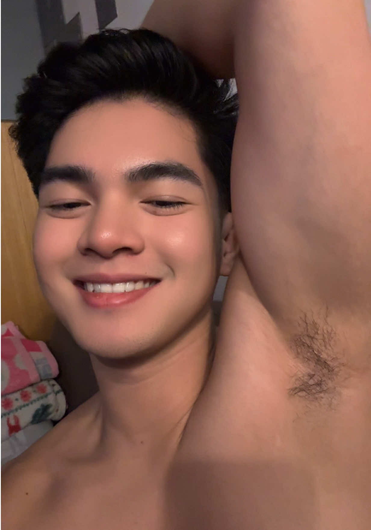 Sulyap saakin o sa kilikili? 😅😅 #ruslangamboacaro #sulyap #kilikili #armpit #tingin 