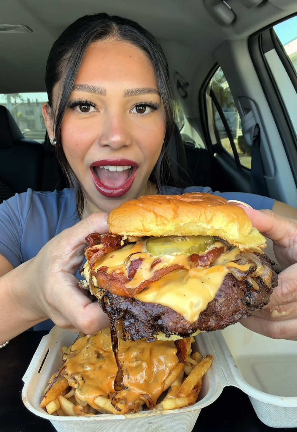 SMASH BURGER🍔 THIS WAS SO GOOD I DIDNT EVEN NEED RANCH!😋 Do you like smash burgers or regular burgers better?😊#forthewin#burger#giantburger#burgermukbang#baconcheesefries#mukbang#mukbangeatingshow#mukbangfoodasmr#eatingshow#eatwithme#foodvideo#foodasmr#bigbites#asmrsounds#asmreating#asmrvideo 