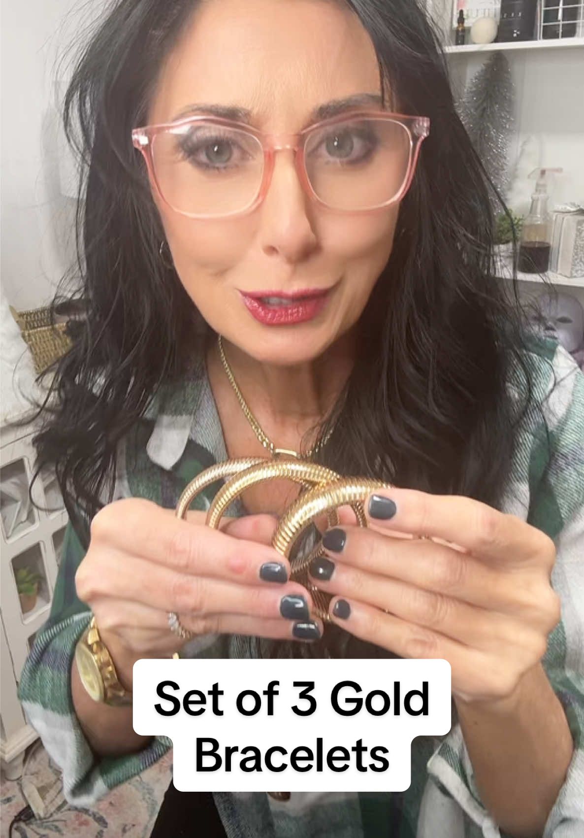 These 3 pc gold bracelet set is definitely a must have. A perfect Bougie on a Budget bracelet stack ❤️ #braceletstacks #lookforless #tiktokshopblackfriday #tiktokshopcybermonday #bracelets 