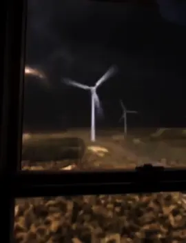 decided to look out the back window... #dreamcore #liminalspaces #weirdcore #strange #oddcore 